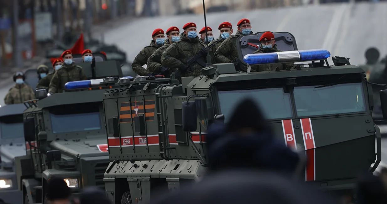 Na Crvenom trgu u Moskvi održana je proba vojne parade koja će biti održana povodom obilježavanja 76. godišnjice pobjede nad fašizmom. Ceremonija se održava 9. maja, a u toku su pripreme. Ruska vojna vozila prošla su poznatim Crvenim trgom. (Sefa Karacan - Anadolu Agency)/Sefa Karacan