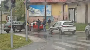 Sudarila se dva vozila/Senad Gubelić/Oslobođenje/