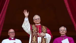 Newly elected Pope Leo XIV, Cardinal Robert Prevost of the United States appears on the balcony of St. Peter's Basilica, at the Vatican, May 8, 2025. REUTERS/Guglielmo Mangiapane  TPX IMAGES OF THE DAY/Guglielmo Mangiapane