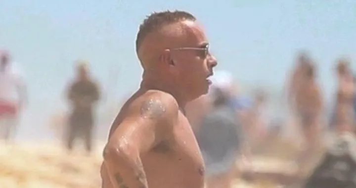 Eros Ramazzoti, talijanski pjevač na plaži/Backgrid