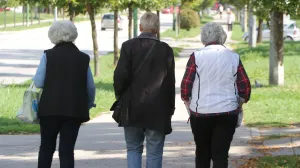 Ilustracije Dobrinja penzioneri penzioner/Senad Gubelić