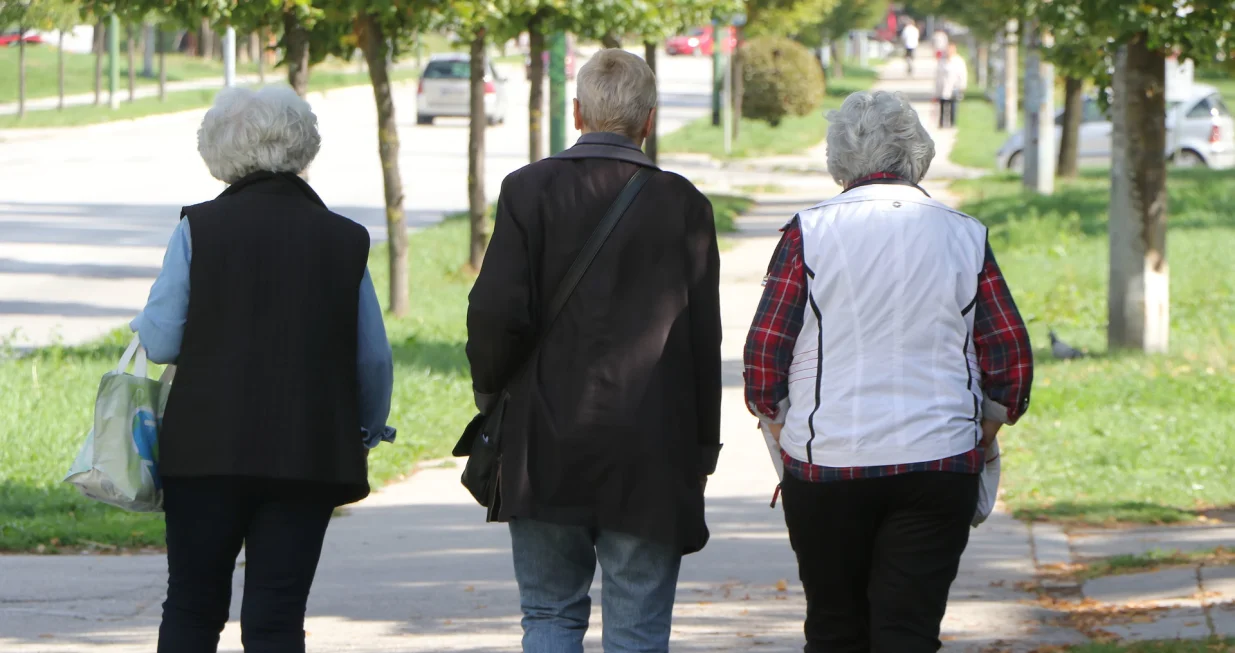 Ilustracije Dobrinja penzioneri penzioner/Senad Gubelić