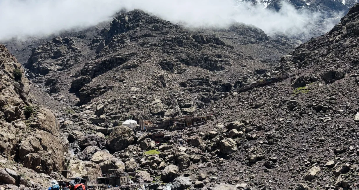 Prvi dan uspona sa 1800 na 3.200 metara nadmorske visine/