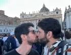 Gay par, ljubili se u Vatikanu tokom izbora novog pape/X.com