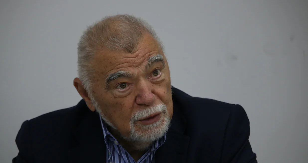 Posljednji predsjednik Predsjedništva SFR Jugoslavije (SFRJ) i bivši predsjednik i premijer Hrvatske Stjepan "Stipe" Mesić poručio je u intervjuu za Anadolu Agency (AA) kako ima onih koji nisu zadovoljni rezultatima rata koji se vodio u bivšoj Jugoslaviji, koji bi opet htjeli mijenjati granice, ali kako je nemoguće da se rat u Ukrajini prelije na Balkan.Mesić je u razgovoru s novinarima AA govorio o ratu u Ukrajini i njegovim regionalnim i globalnim posljedicama, odnosu Europske unije (EU) prema zemljama Balkana, kao i otvorenim pitanjima među državama u regiji. (Erkin Keçi - Anadolu Agency)/�