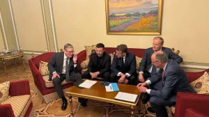 Keir Starmer, Emmanuel Macron, Friedrich Merz, Donald Tusk i Volodimir Zelenski telefonski razgovaraju s Donaldom Trumpom//