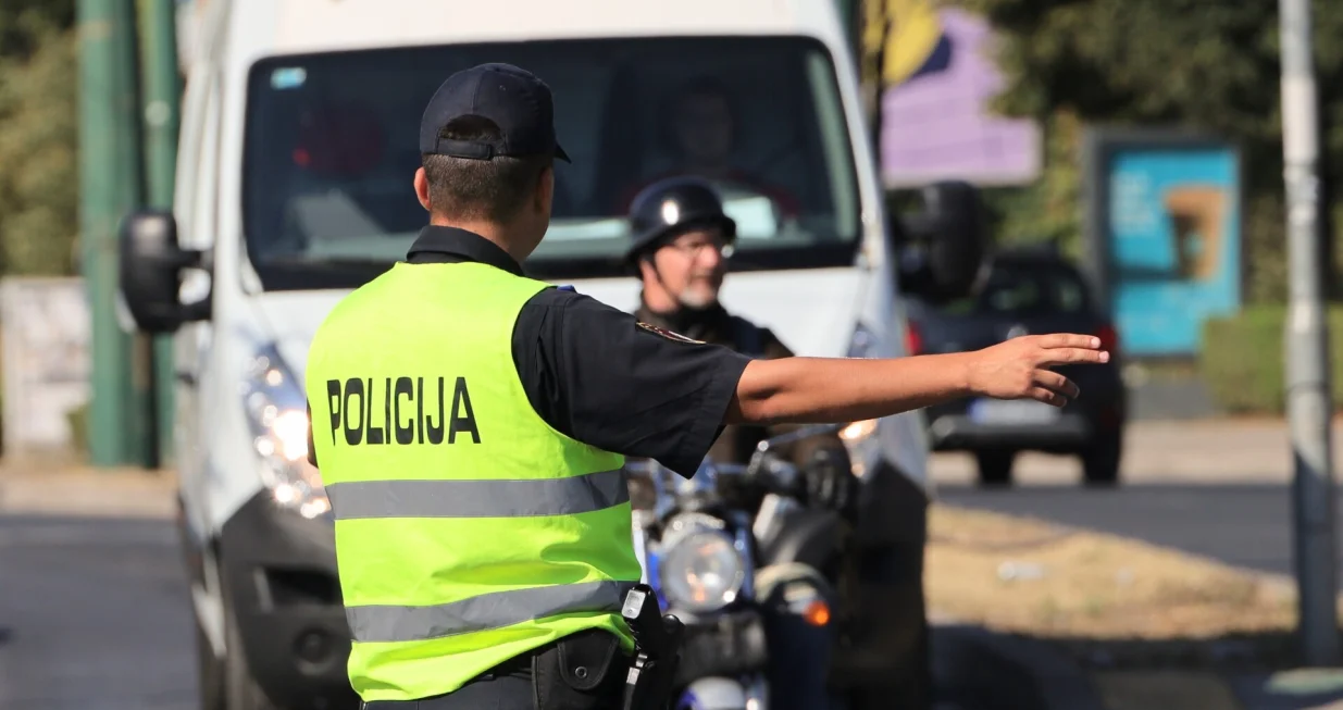Radovi skenderija obala gužva saobraćajna policija/Senad Gubelić