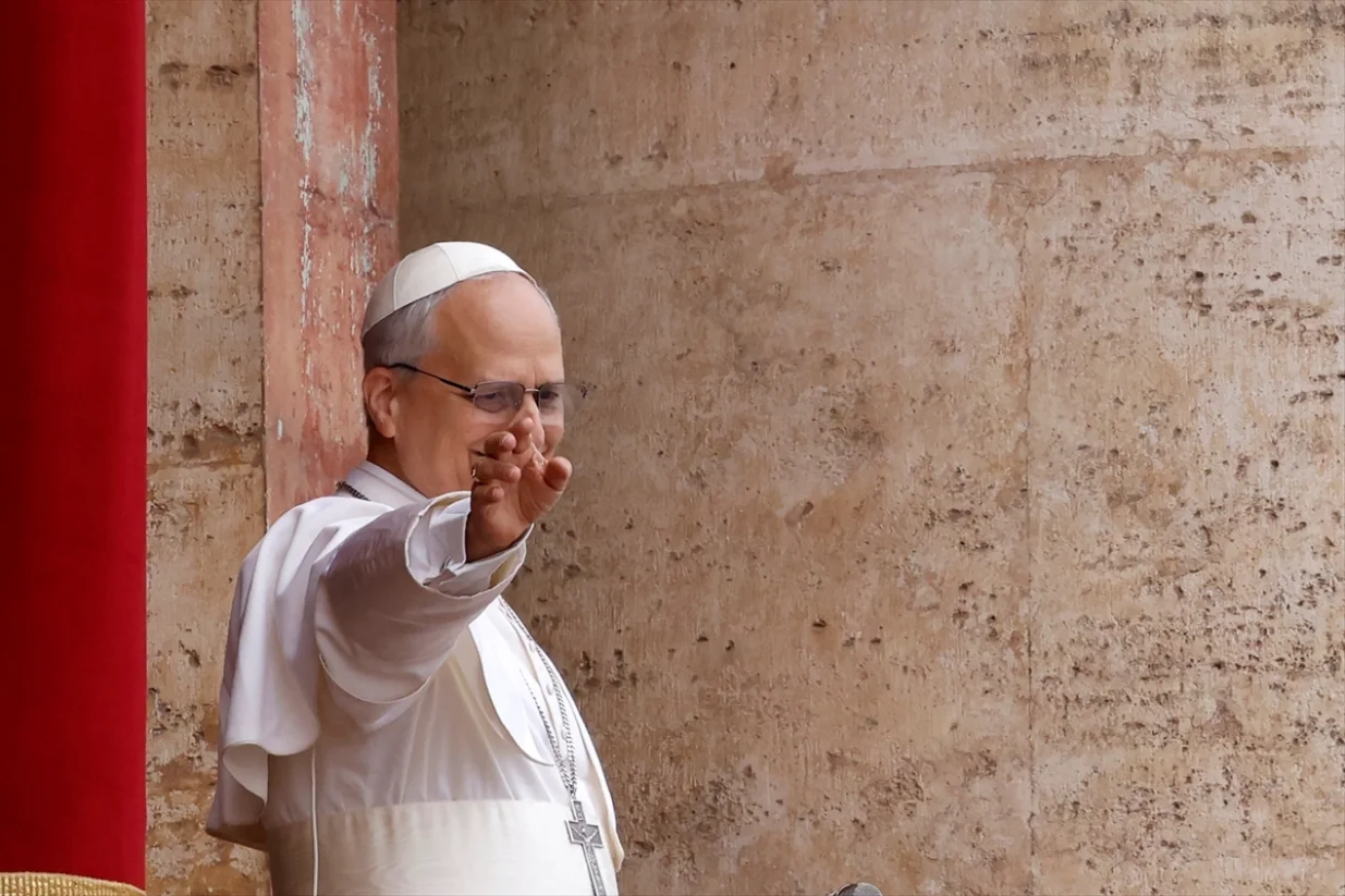 Prva molitva "Regina Caeli" novog pape Lava XIV s vjernicima okupljenima na Trgu svetoga Petra/Riccardo De Luca