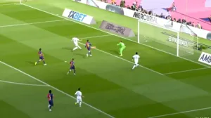 Treći gol Mbappea (FOTO: Screenshot/Reddit)