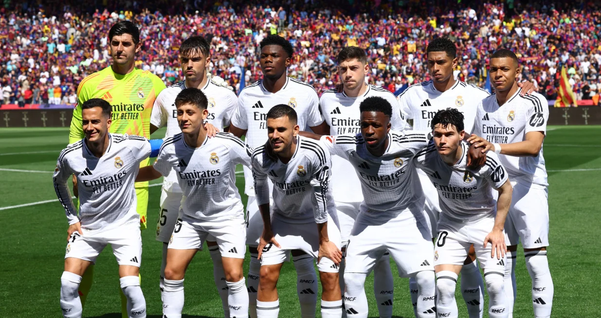 Soccer Football - LaLiga - FC Barcelona v Real Madrid - Estadi Olimpic Lluis Companys, Barcelona, Spain - May 11, 2025 Real Madrid players pose for a team group photo before the match REUTERS/Albert Gea