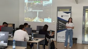 Trideset turističkih operatera iz BiH i Crne Gore prisustvovalo je obuci u tehnološkom parku Intera u Mostaru u cilju upoznavanja s potrebama digitalnih nomada i razvoju turističke ponude prilagođene ovom rastućem globalnom trendu/