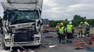 Smrskana kabina kamiona/FF Unterpremstätten//