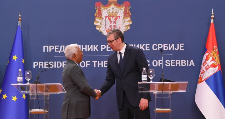 Beograd, Srbija - 13. maj 2025: Predsjednik Vijeća Evropske unije Antonio Costa boravi u posjeti Srbiji. U Beogradu ga je dočekao predsjednik Srbije Aleksandar Vaučić. Nakon sastanka Vučić i Costa su održali zajedničku konferenciju za novinare. (Amir Hamzagic - Anadolu Agency)/