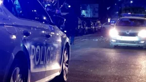 kosovska policija noć ilustracija/- 