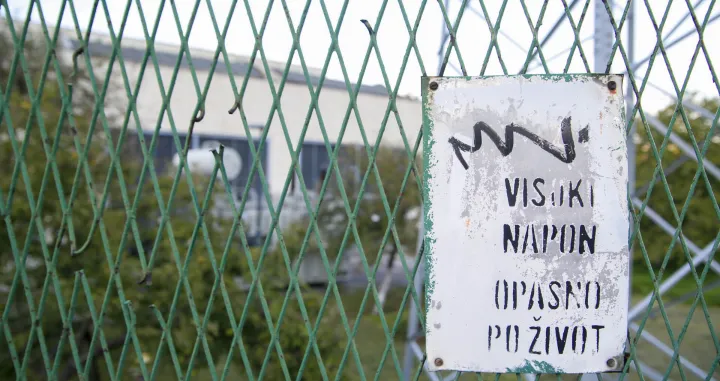 Opanost od struje/Damir Deljo