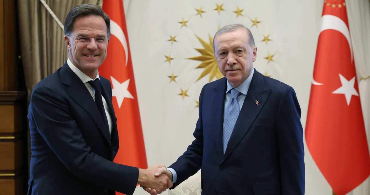 Ankara, Turska - 13. maj 2025:Predsjednik Turske Recep Tayyip Erdogan i generalni sekretar NATO-a Mark Rutte sastali su se u utorak u Ankari (Preds. Turske/Murat Kula - Anadolu Agency)/