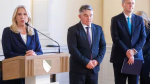 Schmidta oslovljava sa "neimenovani stranac"/Damir Deljo