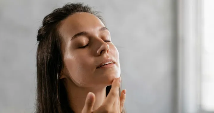 Masaža lica/Alena Darmel