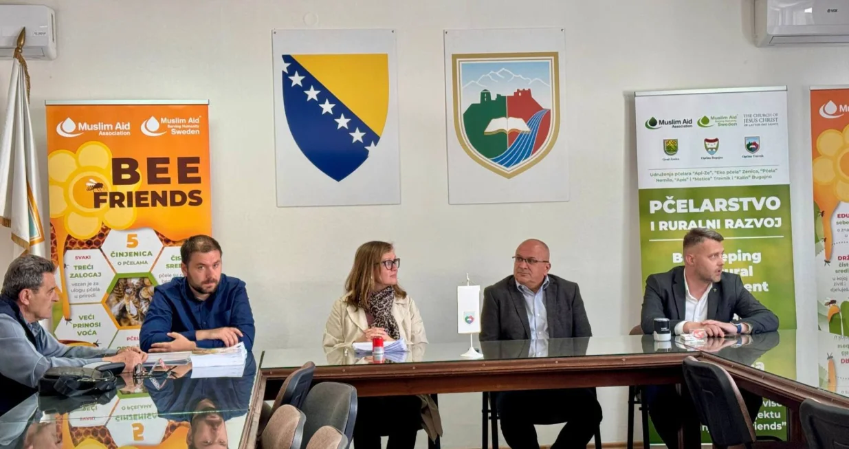 Potpisivanje ugovora sa deset pčelara u Travniku/