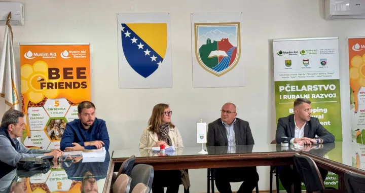 Potpisivanje ugovora sa deset pčelara u Travniku/