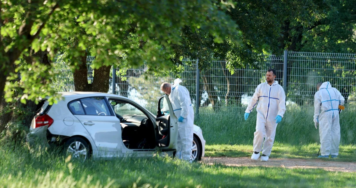 14.05.2025., Djuba, Umag - Kod mjesta Djuba pronadjene su dvije mrtve osobe. Prema prvim informacijama muskarac je u zensku osobu ispalio dva hica te je usmrtio, a nakon toga je pocinio samoubojstvo. Policijski ocevid je u tijeku. Photo: Srecko Niketic/PIXSELL/Srecko Niketic/pixsell