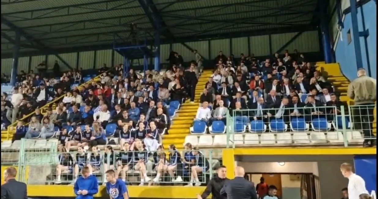 Svečana loža na Pecari