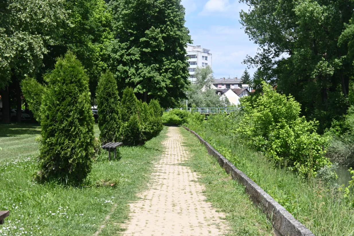 Šetalište pored rijeke predviđeno je kao mjesto za spomenik 102 ubijene prijedorske djece/Andrej Bjeloš