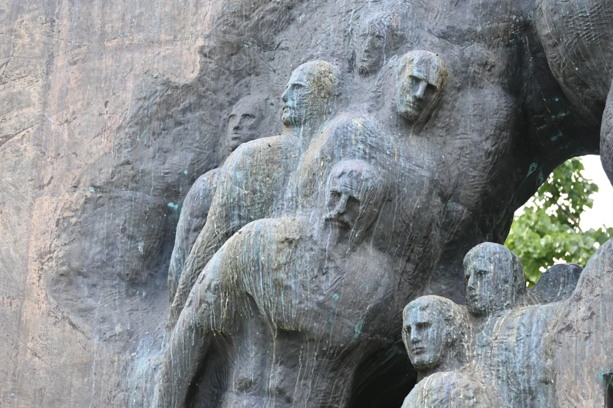 Spomenik "Za krst časni" je sol na ranu žrtvama/Andrej Bjeloš