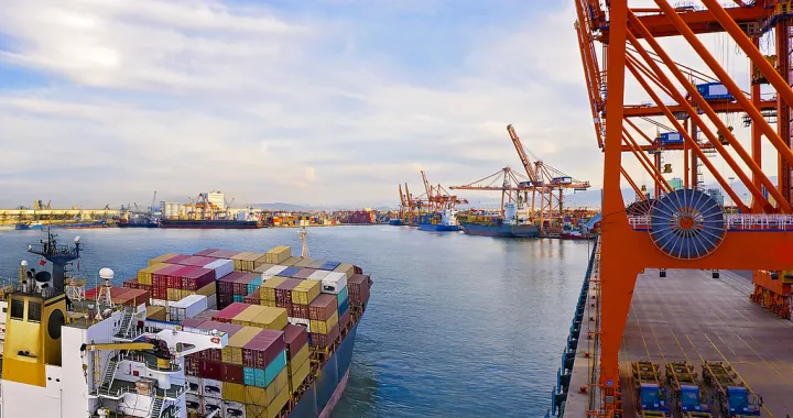 Carine, roba, luka, tankeri/