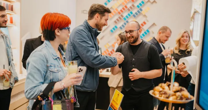 Predstavljen povod saradnje IQOS-a i Marka Fehera u Sarajevu: Curious X kao prostor gdje znatiželja postaje umjetnost//