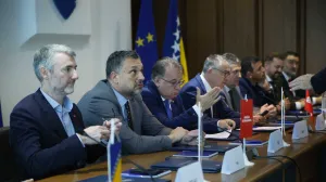 Sporazum stranaka na nivou države BiH o uspostavi nove koalicije, dvije trojke iz RS i FBiH - SDS, PDP, SDP, NiP, NS, ZPR, te NES, Naprijed, ZNG, zgrada Parlamenta BiH/Damir Deljo/