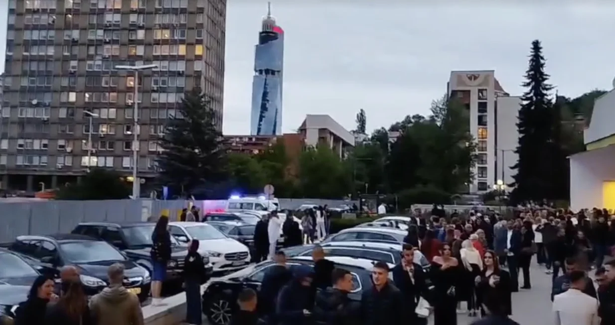 Događaj uznemirio okupljene maturante i njihove porodice/