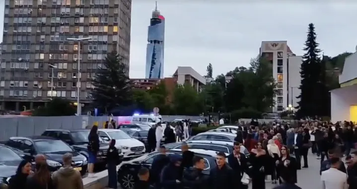 Događaj uznemirio okupljene maturante i njihove porodice/