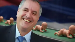 Kolumna Gorana Dakića: Plodni dani tetka Radovana/Ilustracija/Saša Naprta