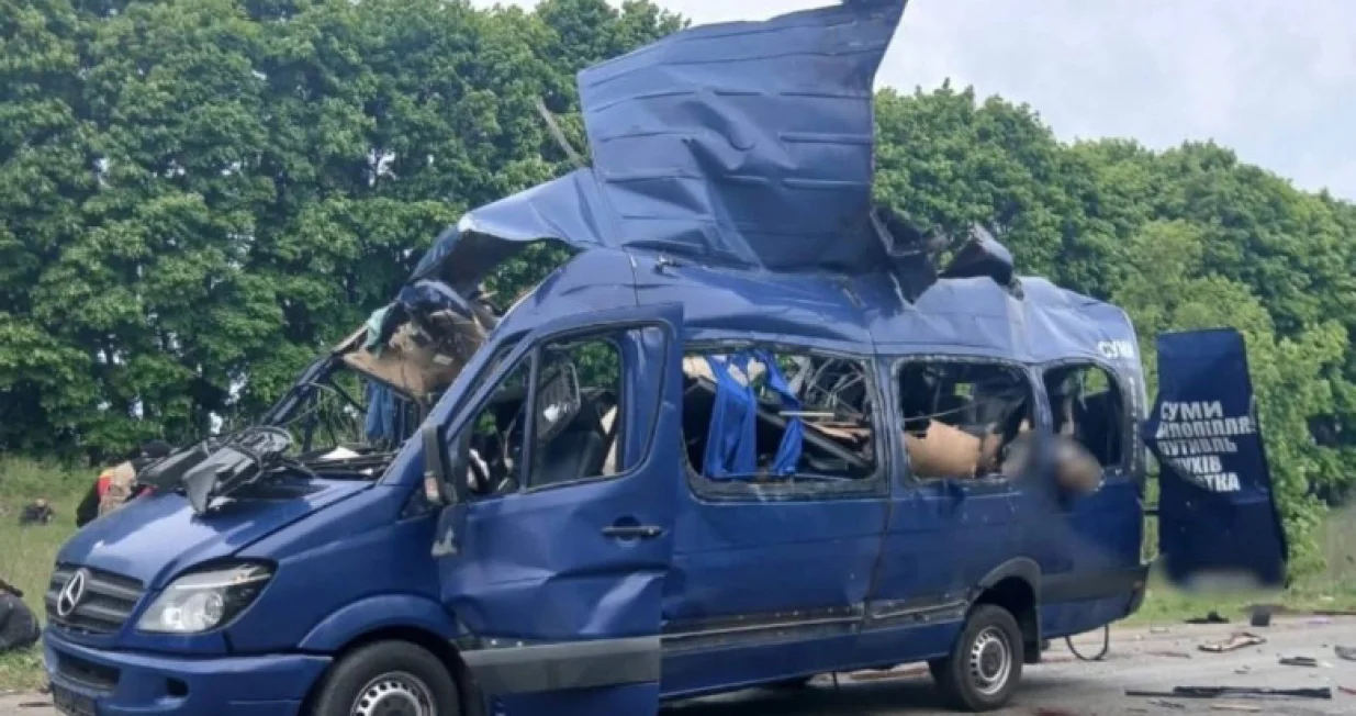 Pogođen autobus u Ukrajini, devet mrtvih/X