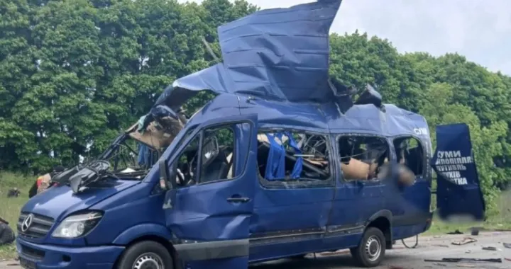 Pogođen autobus u Ukrajini, devet mrtvih/X