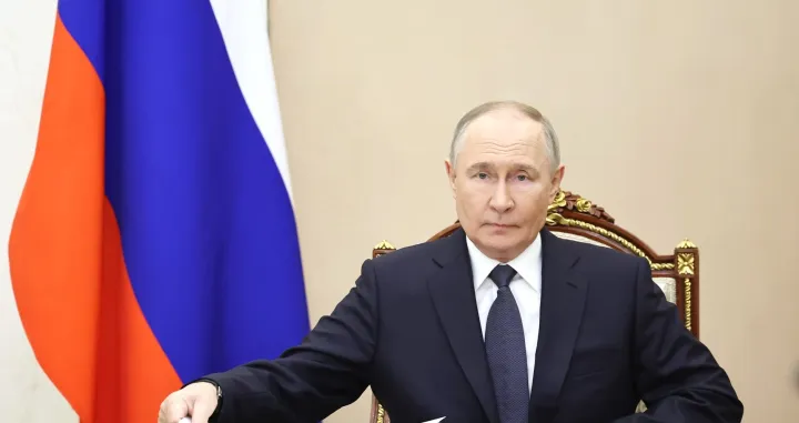 Moskva, Rusija - 15. maj 2025:Ruski predsjednik Vladimir Putin održao je sastanak s ruskom delegacijom uoči pregovora s Ukrajinom u Istanbulu, objavio je Kremlj u četvrtak ujutro (Kremlj/ Handout - Anadolu Agency)/