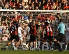 Soccer Football - Premier League - AFC Bournemouth v Aston Villa - Vitality Stadium, Bournemouth, Britain - May 10, 2025 AFC Bournemouth's Dean Huijsen appeals to referee Stuart Attwell REUTERS/Tony O Brien EDITORIAL USE ONLY. NO USE WITH UNAUTHORIZED AUDIO, VIDEO, DATA, FIXTURE LISTS, CLUB/LEAGUE LOGOS OR 'LIVE' SERVICES. ONLINE IN-MATCH USE LIMITED TO 120 IMAGES, NO VIDEO EMULATION. NO USE IN BETTING, GAMES OR SINGLE CLUB/LEAGUE/PLAYER PUBLICATIONS. PLEASE CONTACT YOUR ACCOUNT REPRESENTATIVE FOR FURTHER DETAILS..