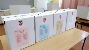 18.05.2025., Zagreb - U 7 sati otvorena su biracka mjesta za Lokalne izbore 2025. Na birackom mjestu u Brestju gradjani glasuju od jutra. Photo: Patrik Macek/PIXSELL/Patrik Macek/pixsell