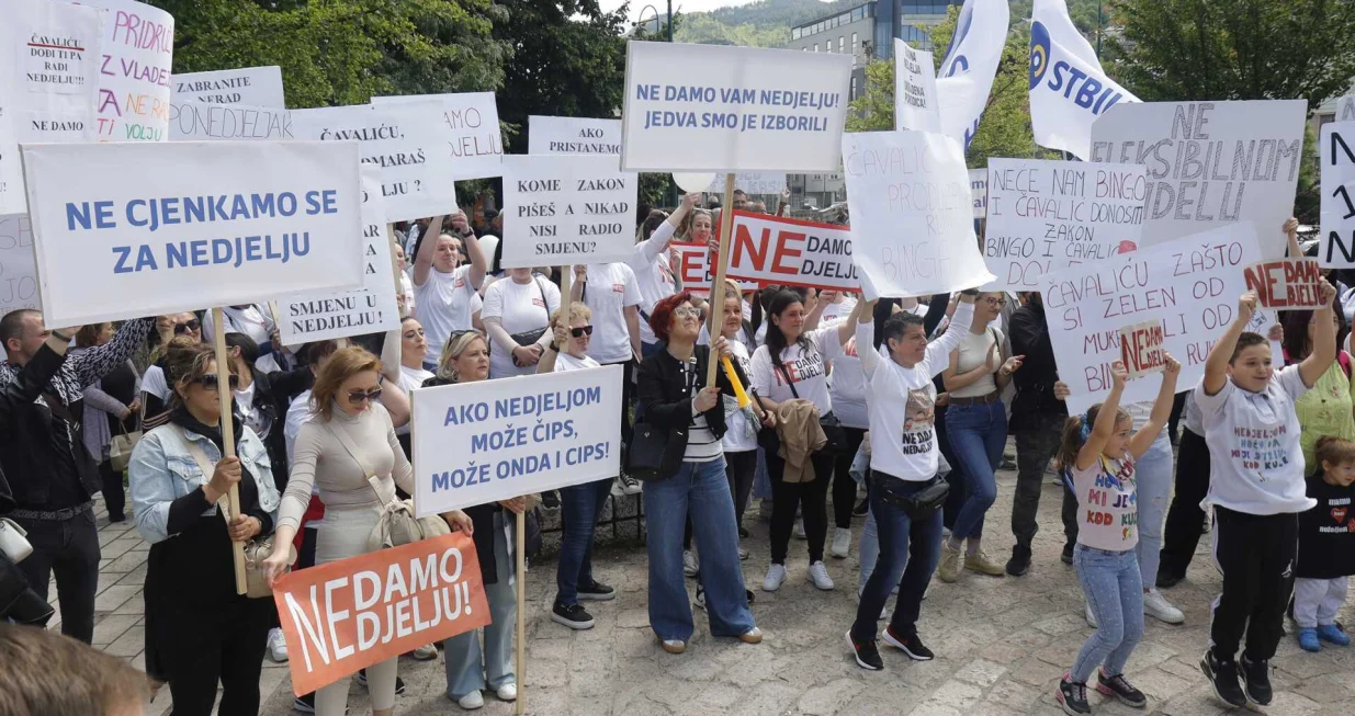protest radnika u trgovini/Senad Gubelić 