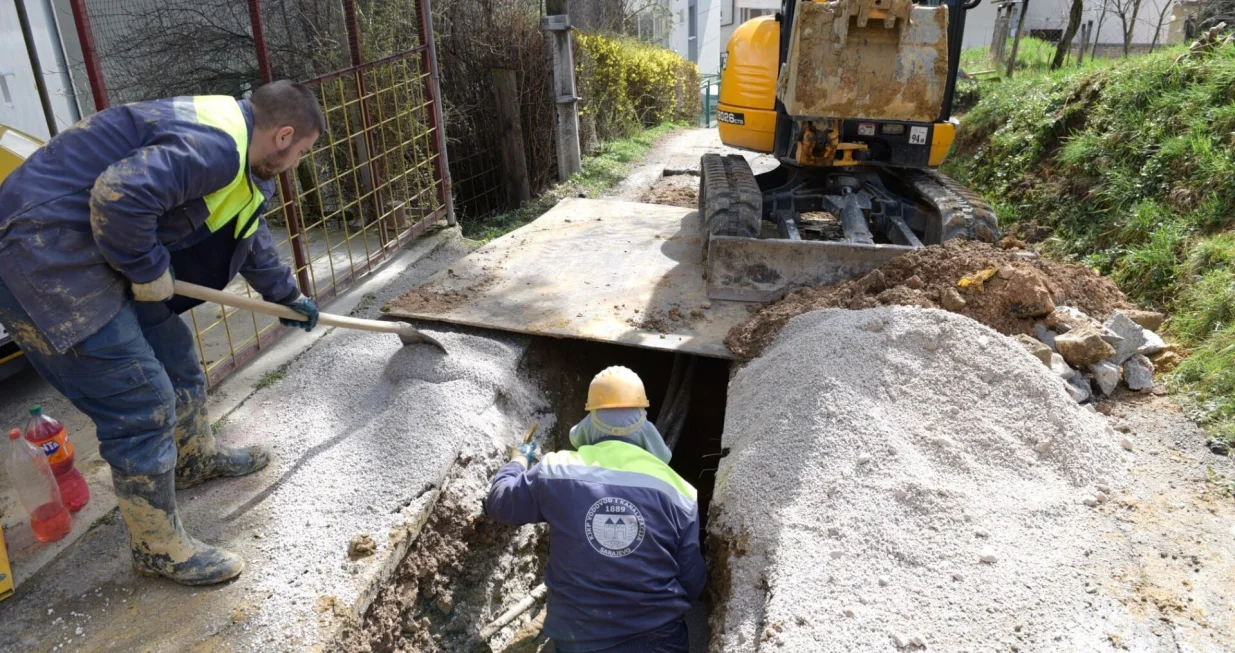 Redovne aktivnosti na održavanju vodovodnog sistema, popravak kvarova//