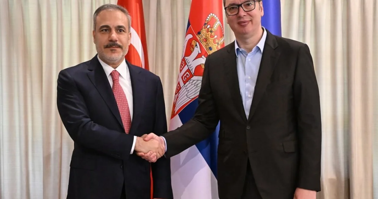 Beograd, Srbija - 19. maj 2025:Predsjednik Srbije Aleksandar Vučić sastao se u ponedjeljak u Beogradu sa ministrom vanjskih poslova Turske Hakanom Fidanom (Predsjednik Srbije/DM - Anadolu Agency)/