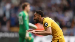 Soccer Football - Premier League - Wolverhampton Wanderers v Leicester City - Molineux Stadium, Wolverhampton, Britain - April 26, 2025 Wolverhampton Wanderers' Matheus Cunha celebrates scoring their first goal REUTERS/Chris Radburn EDITORIAL USE ONLY. NO USE WITH UNAUTHORIZED AUDIO, VIDEO, DATA, FIXTURE LISTS, CLUB/LEAGUE LOGOS OR 'LIVE' SERVICES. ONLINE IN-MATCH USE LIMITED TO 120 IMAGES, NO VIDEO EMULATION. NO USE IN BETTING, GAMES OR SINGLE CLUB/LEAGUE/PLAYER PUBLICATIONS. PLEASE CONTACT YOUR ACCOUNT REPRESENTATIVE FOR FURTHER DETAILS..