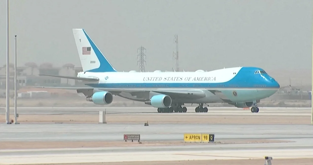 Air Force One carrying U.S. President Donald Trump is seen after landing at King Khalid International Airport in Riyadh, Saudi Arabia, May 13, 2025, in this screen grab obtained from a handout video. Saudi TV/Handout via REUTERS THIS IMAGE HAS BEEN SUPPLIED BY A THIRD PARTY/Saudi Tv
