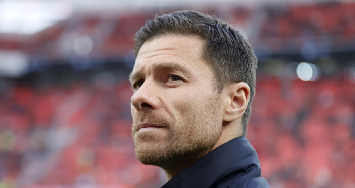 epa10290160 Leverkusen's head coach Xabi Alonso reacts before the German Bundesliga soccer match between Bayer 04 Leverkusen and Union Berlin in Leverkusen, Germany, 06 November 2022. EPA/RONALD WITTEK CONDITIONS - ATTENTION: The DFL regulations prohibit any use of photographs as image sequences and/or quasi-video.