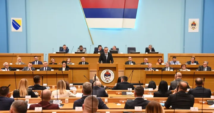 Šesnaesta posebna sjednica NSRS-a//