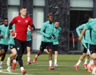 Soccer Football - Europa League - Athletic Bilbao Training - Bilbao, Spain - April 30, 2025 Athletic Bilbao's Alvaro Djalo and Athletic Bilbao's Nico Williams during training REUTERS/Vincent West
