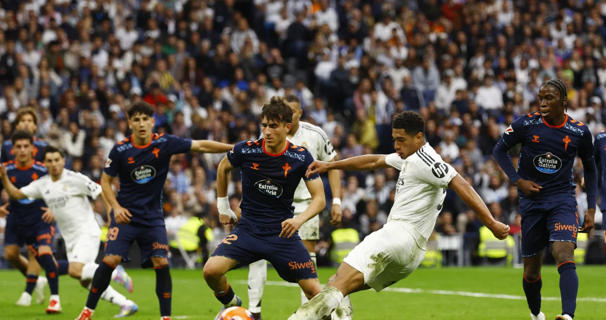Soccer Football - LaLiga - Real Madrid v Celta Vigo - Santiago Bernabeu, Madrid, Spain - May 4, 2025 Real Madrid's Jude Bellingham shoots at goal REUTERS/Susana Vera