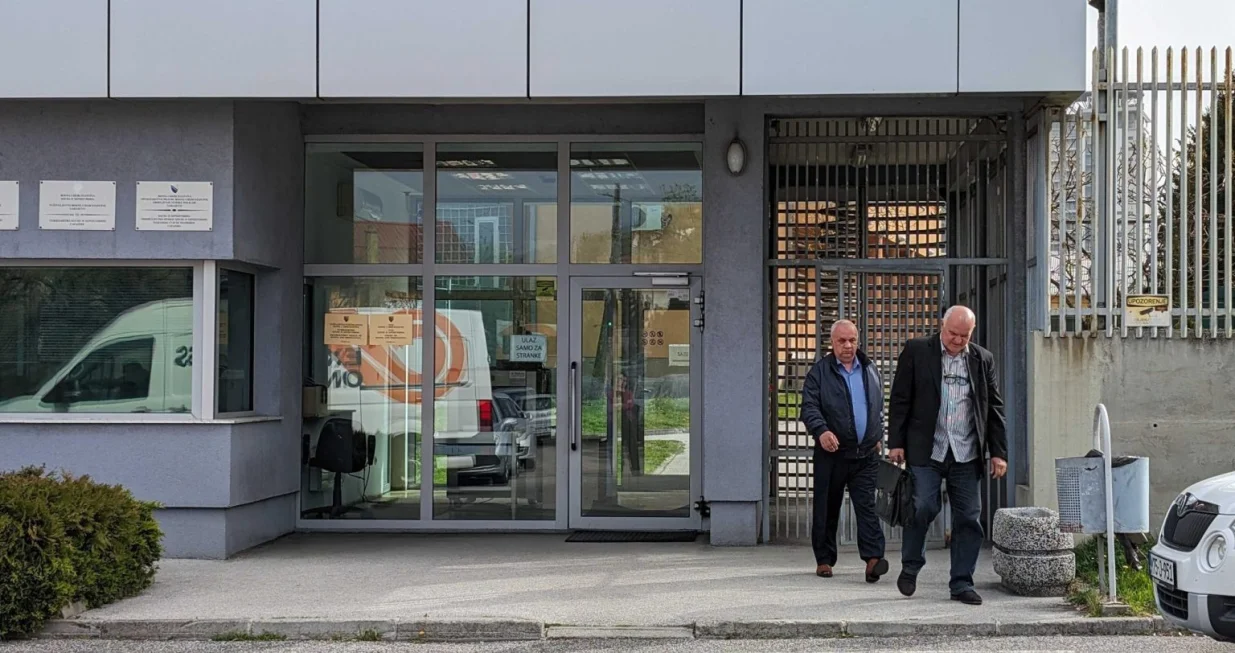 vojin pavlović lijevo i advokat mirko blagojević.jpg/