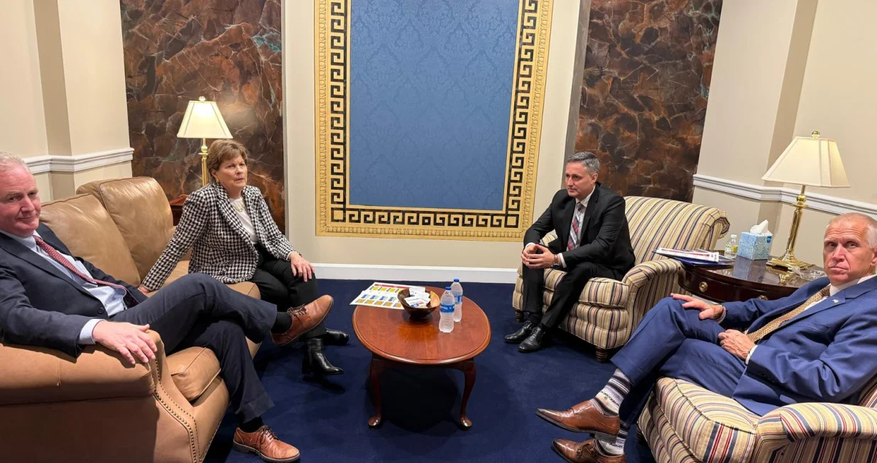 Bećirović sa senatorima Jeanne Shaheen, Chrisom Van Hollenom i Thomom Tillisom/Kabinet ćlana Predsjedništva Bih 